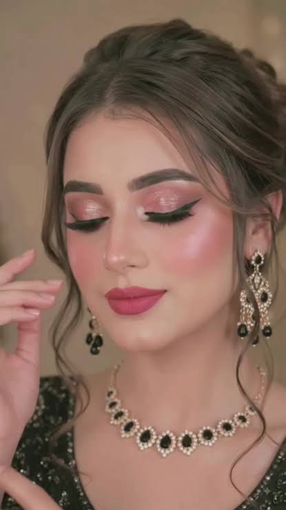Farah's Beautybar & Aesthetic Studio — beauty salon in Ring Road, Peshawar — photo 3